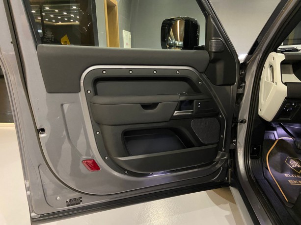 elite-auto-2021-defender-hardtop-90-30tdi-d200-big-10