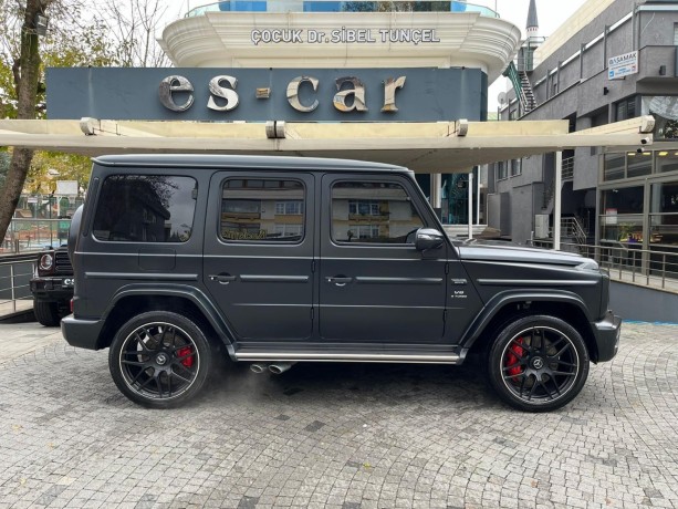 2023-mercedes-g63-amg-big-1