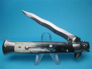 Rich Stock on Switchblade Knife from Globally-renowned Popular Brands