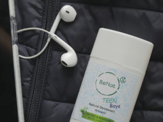 Stay Fresh Naturally: Discover Talc-Free Body Powder